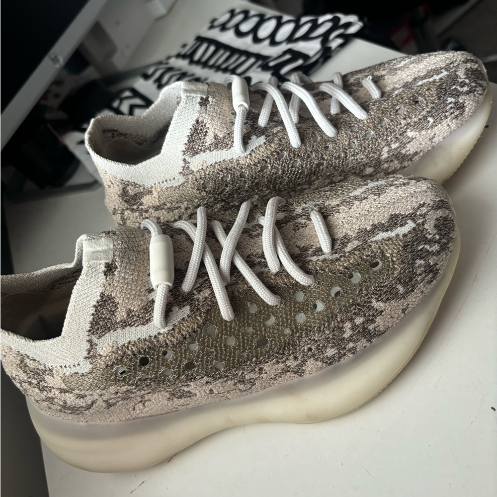 Adidas YEEZY BOOST 380